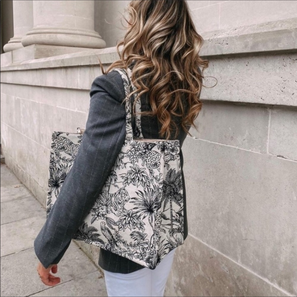 LAST 1️⃣—NWT H&M Big Tote Dior Style Bag - Picture 4 of 16